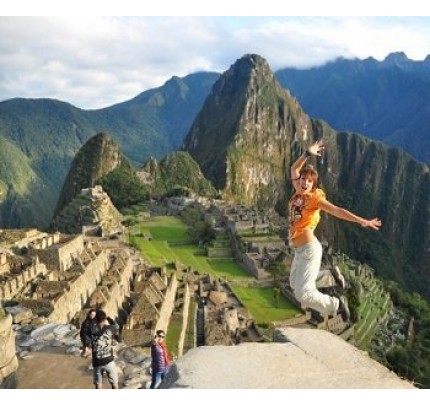 Inca Trail to Machu Picchu with Bamba Experience - 4 Days